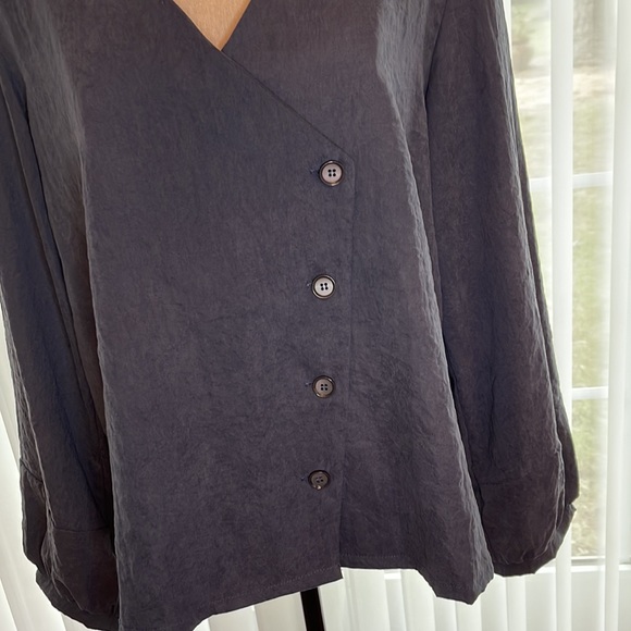 Long Sleeve Button Front V Neck Top - Picture 3 of 8
